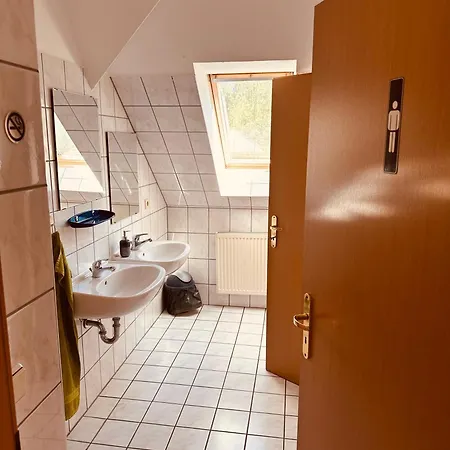 Lantgård Auf Dem Pferdehof Gut - Mit Wlan, Sitzecke, Garten & Kostenlosem Parken Greppin